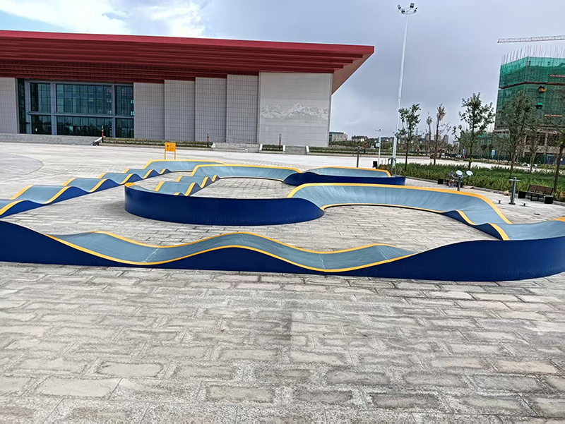 新疆庫爾勒市鴻雁河新區(qū)大眾健身